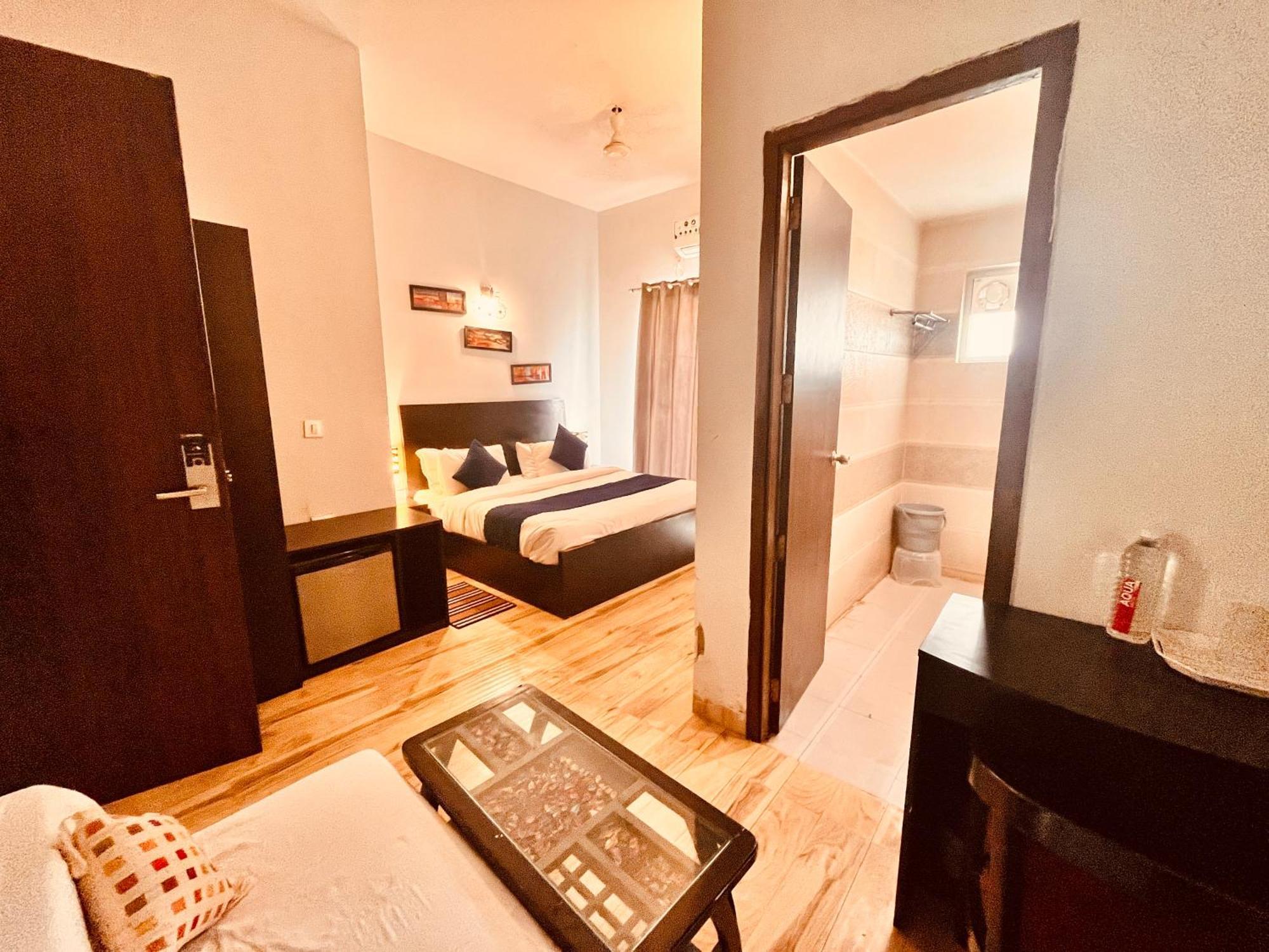 The Sapphire 1,2,3 Bedroom Available In Omaxe - A Four Star Luxury 4*