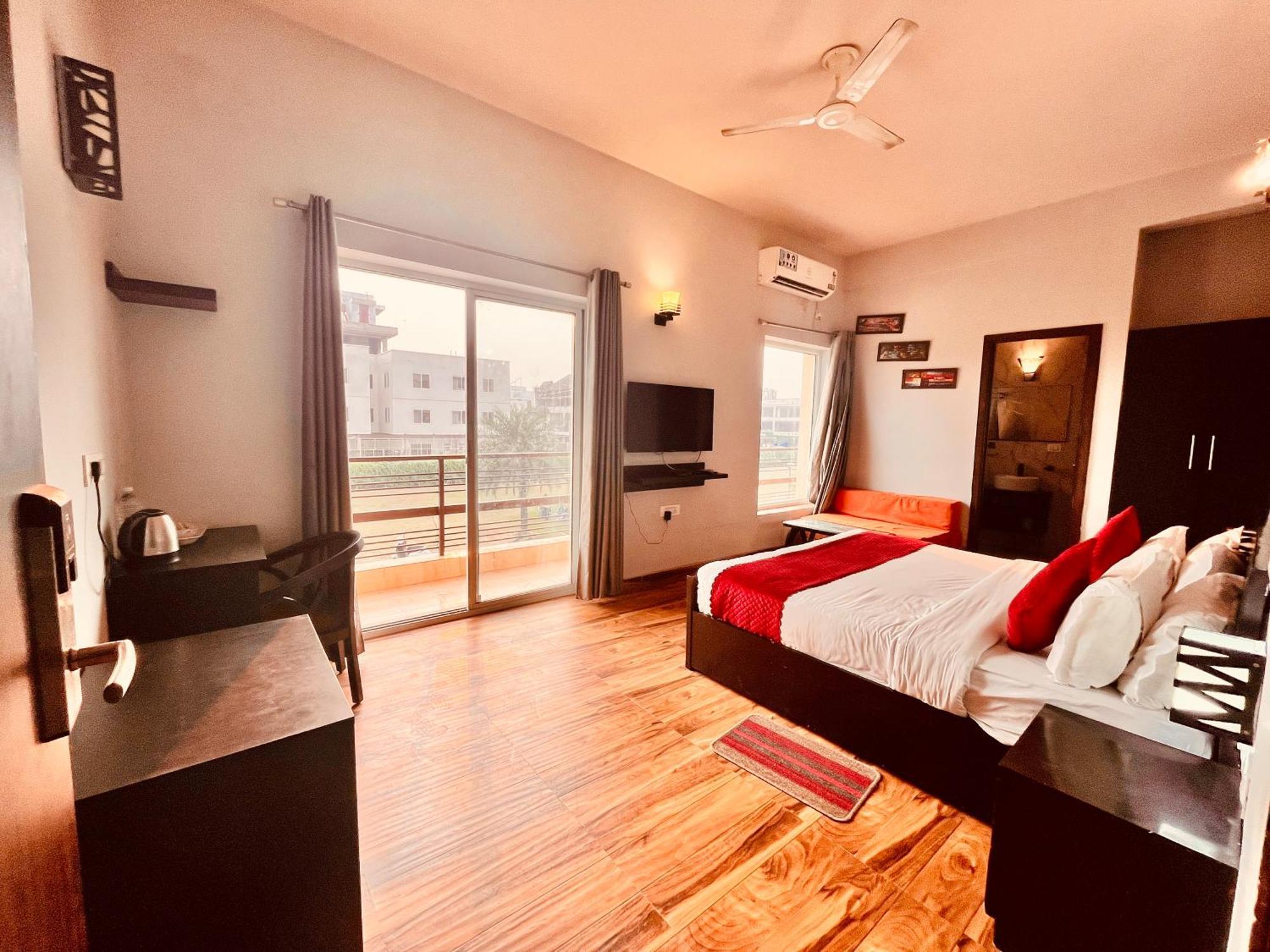 The Sapphire 1,2,3 Bedroom Available In Omaxe - A Four Star Luxury Hotel