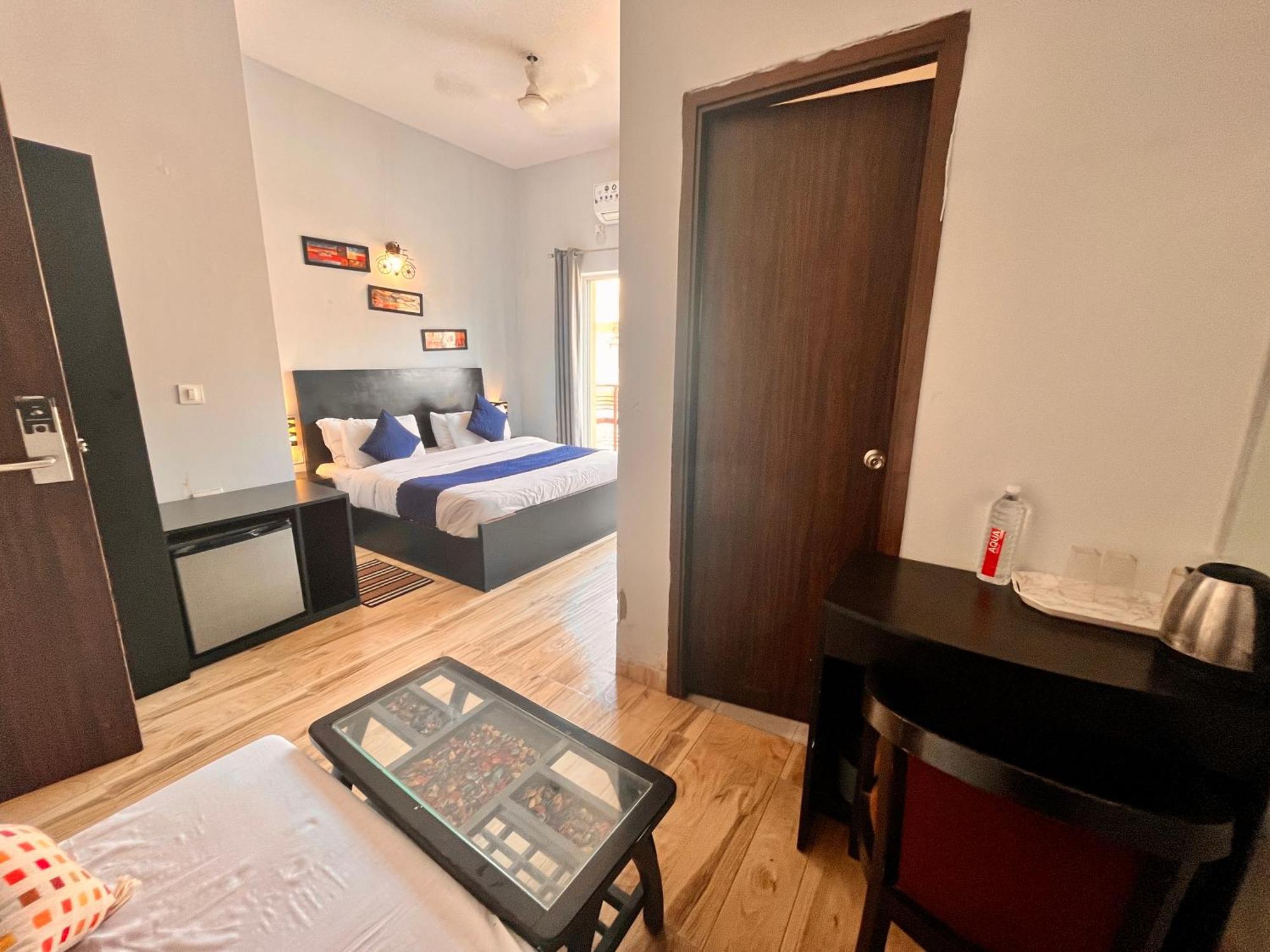 The Sapphire 1,2,3 Bedroom Available In Omaxe - A Four Star Luxury 4*