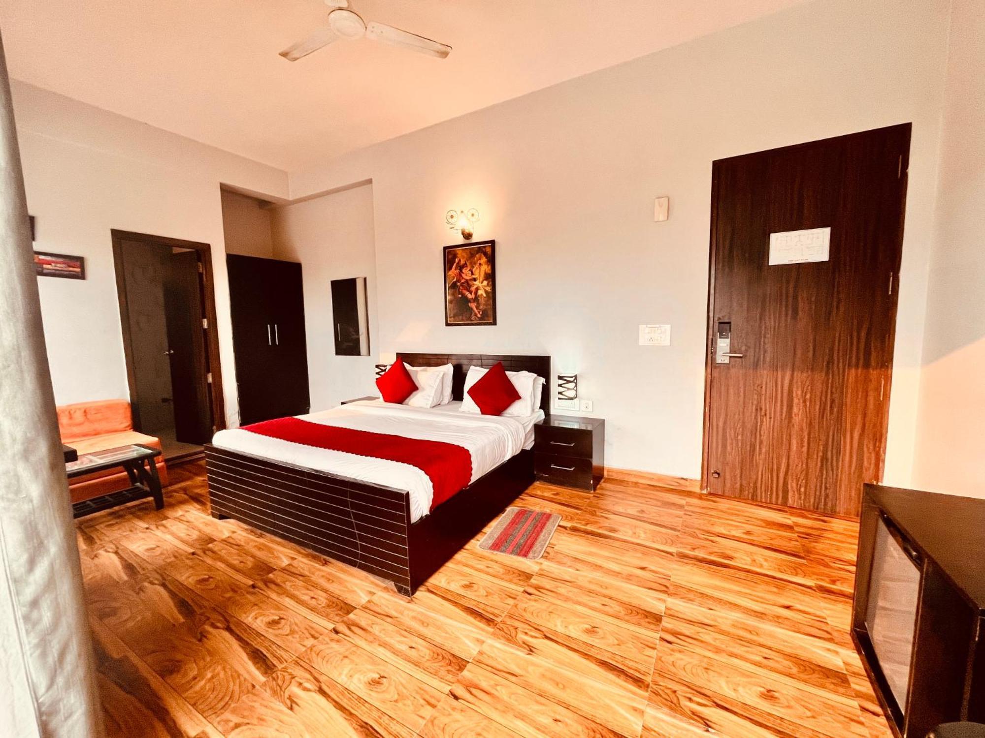 The Sapphire 1,2,3 Bedroom Available In Omaxe - A Four Star Luxury Hotel