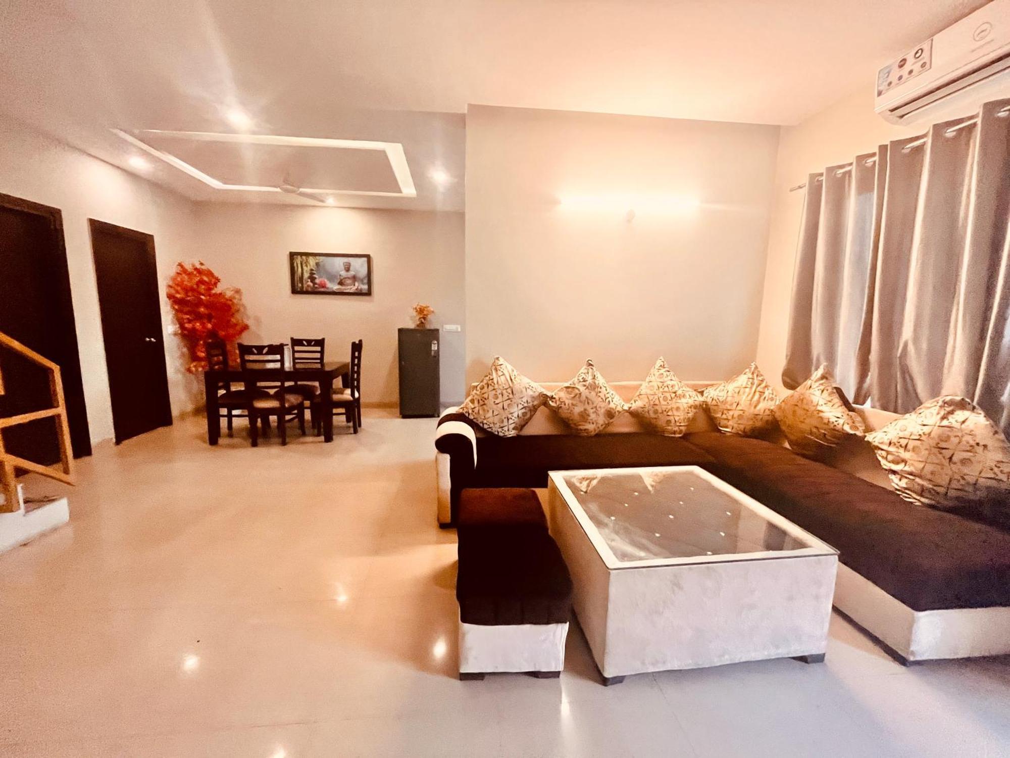 Hotel The Sapphire 1,2,3 Bedroom Available In Omaxe - A Four Star Luxury