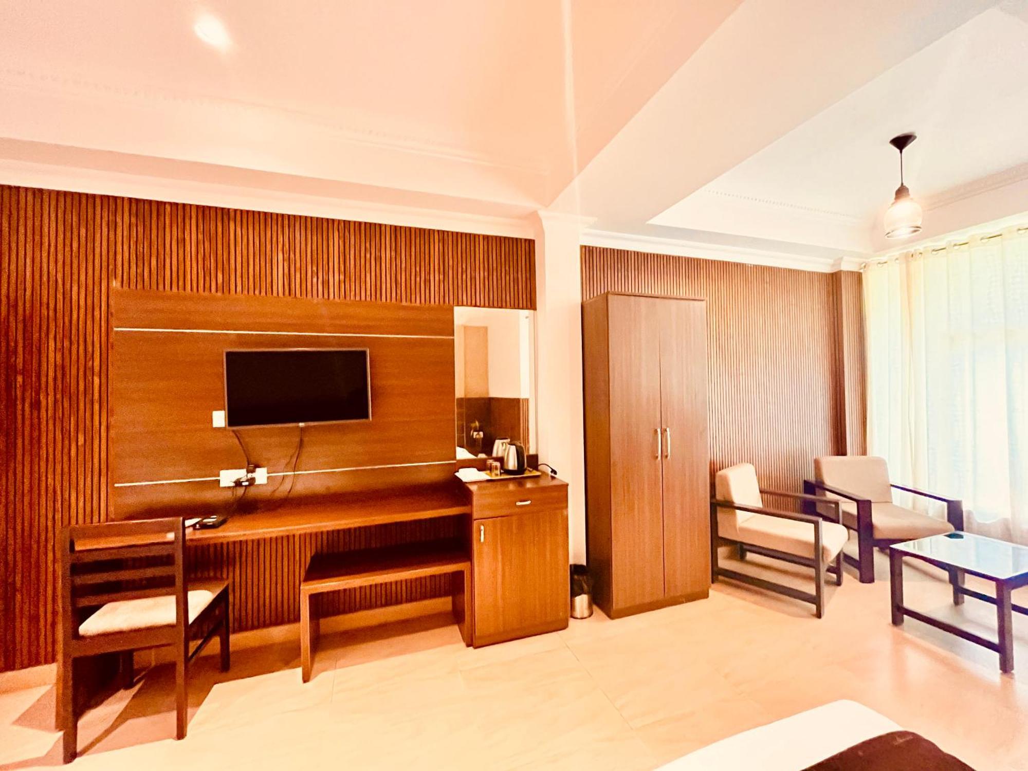 The Sapphire 1,2,3 Bedroom Available In Omaxe - A Four Star Luxury