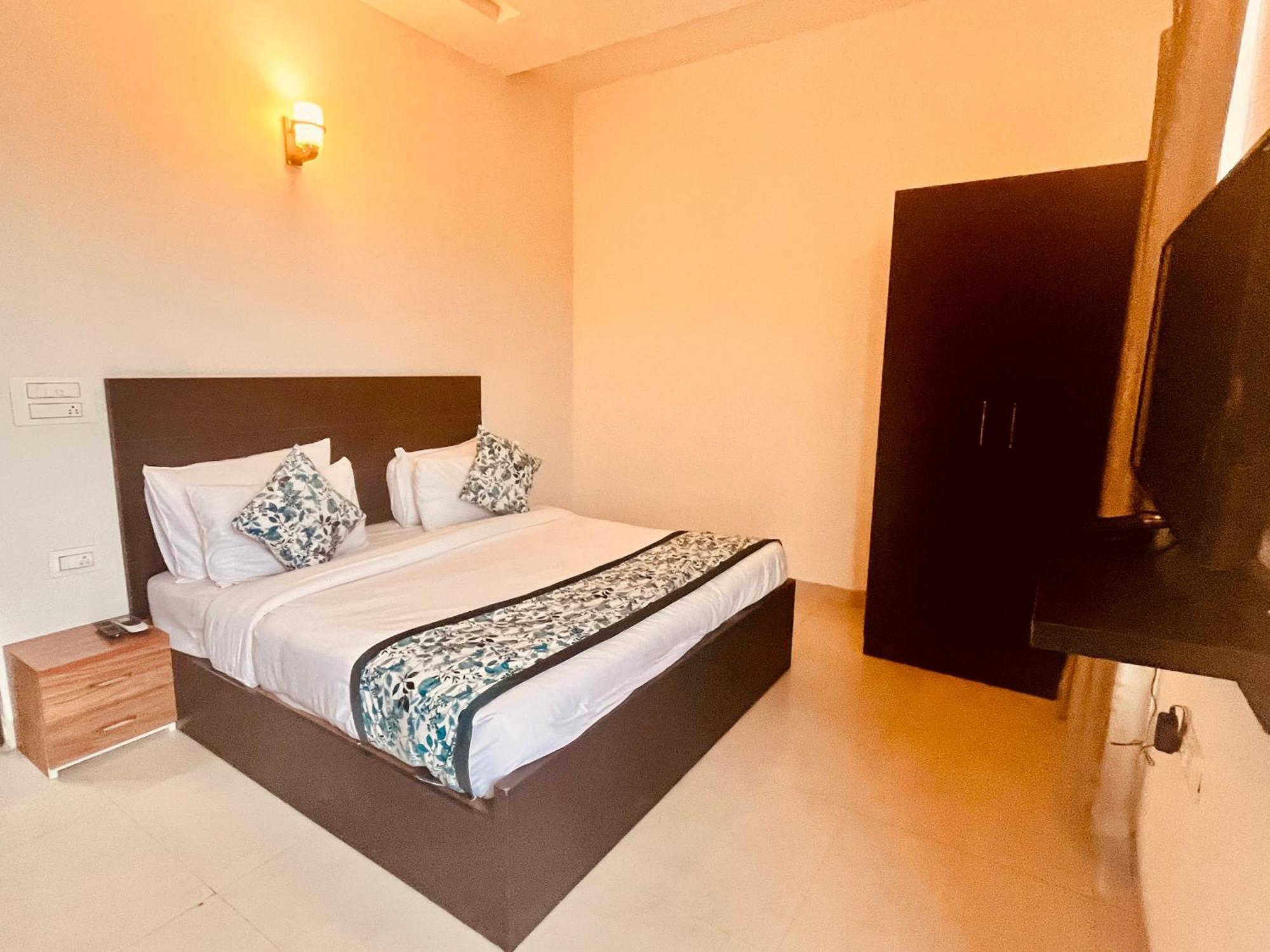 The Sapphire 1,2,3 Bedroom Available In Omaxe - A Four Star Luxury 4* Vrindavan